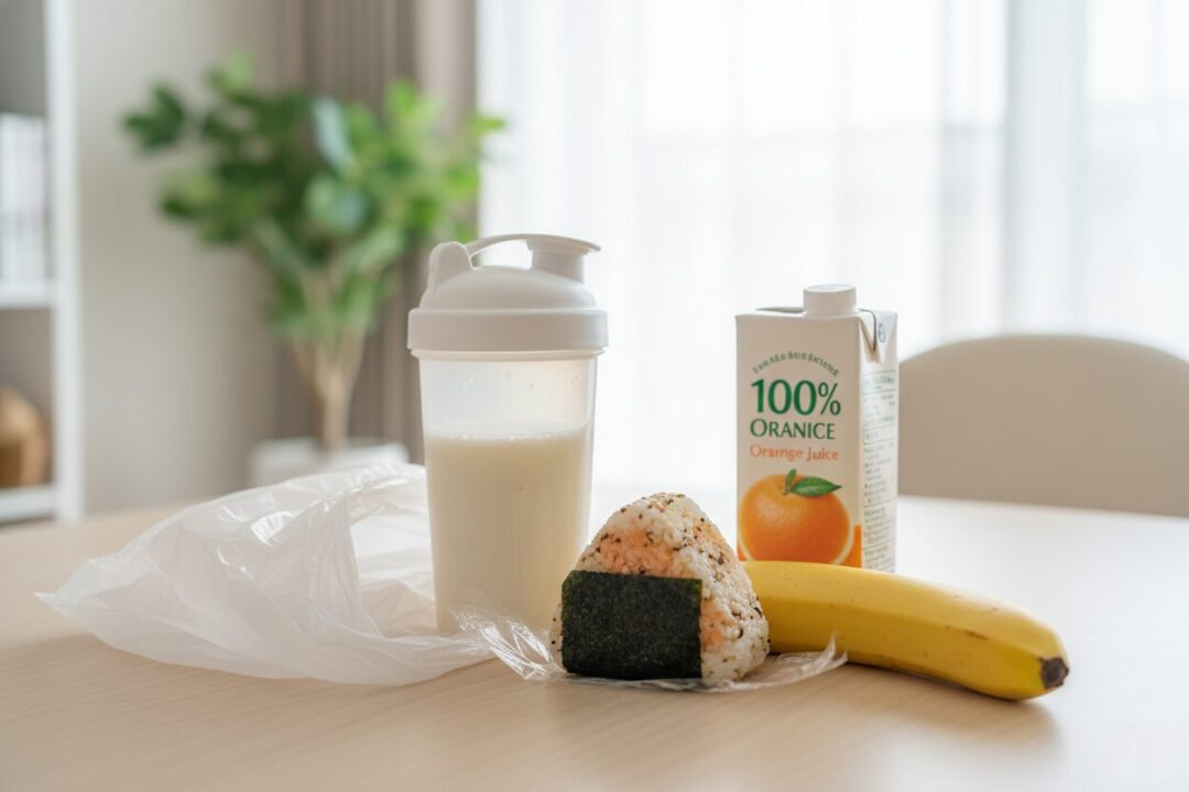 コンビニで買えるランナー向け補給食（おにぎり、バナナ、プロテイン、オレンジジュース）。
